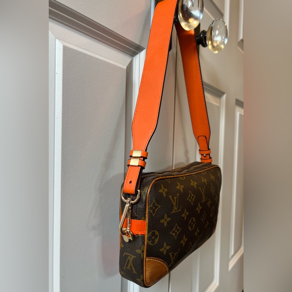 Louis Vuitton monogram ๐ปโด๐๐โฏ๐ clutch. - Picture 4 of 10